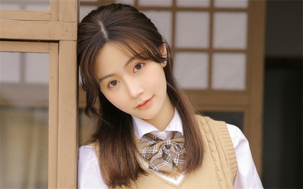 香蕉草莓秋葵片多多绿巨人app最新版：随时随地都能看视频的播放软件